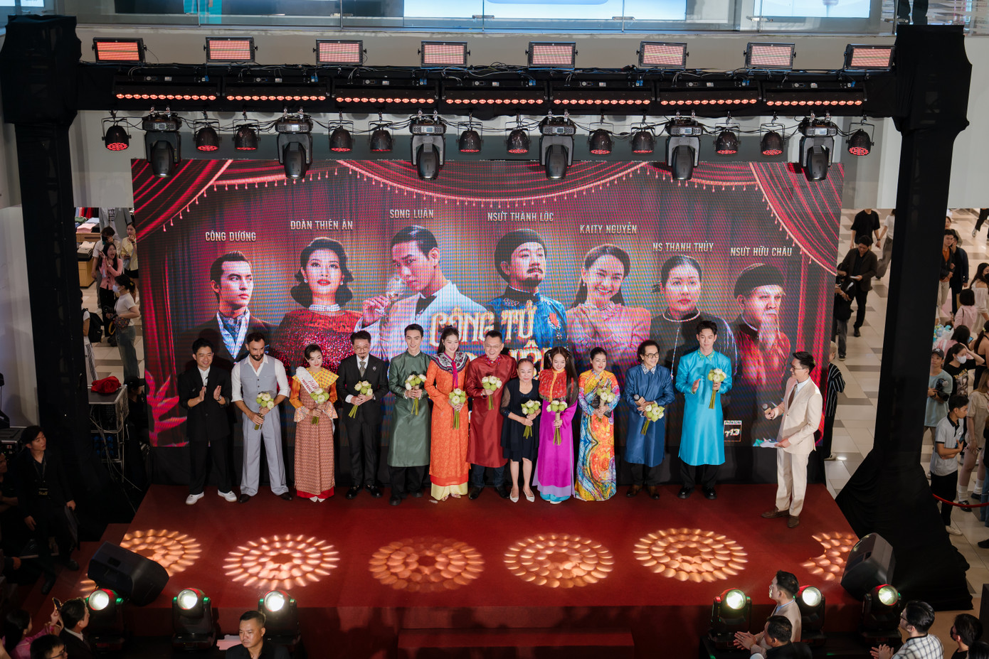 Sự kiện ra mắt phim Công tử Bạc Liêu diễn ra vào tối 3/12 tại TP.HCM. Ảnh: BTC Sự kiện ra mắt phim Công tử Bạc Liêu diễn ra vào tối 3/12 tại TP.HCM. Ảnh: BTC