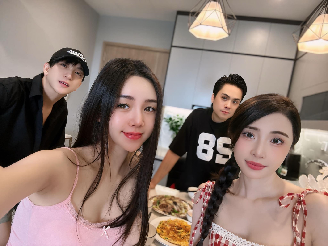 Quỳnh Kool, B Trần được khán giả &quot;đẩy thuyền&quot; vì xứng đôi vừa lứa.