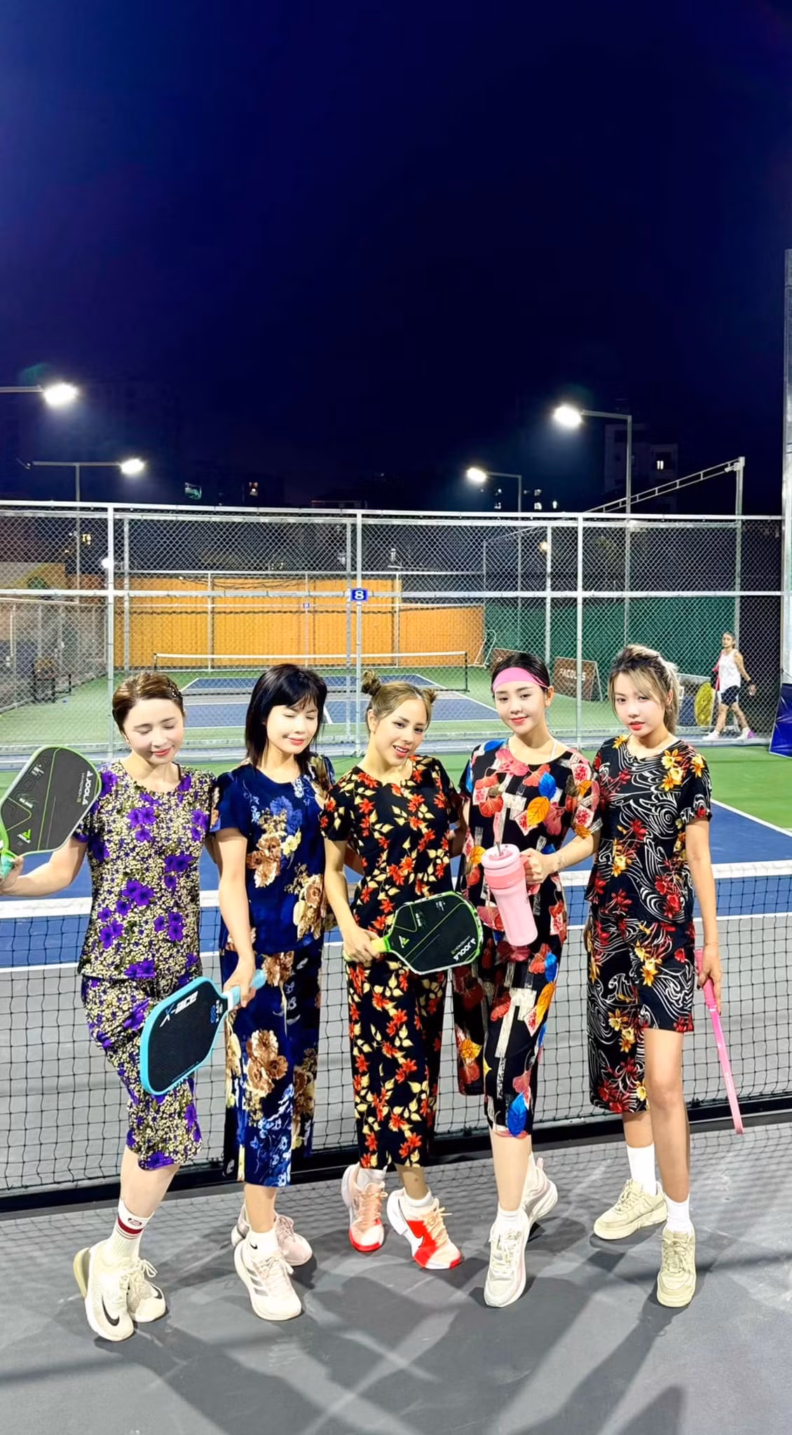 Quỳnh Kool - B Trần cũng bị cho là tranh thủ hẹn hò khi đi tập pickleball.