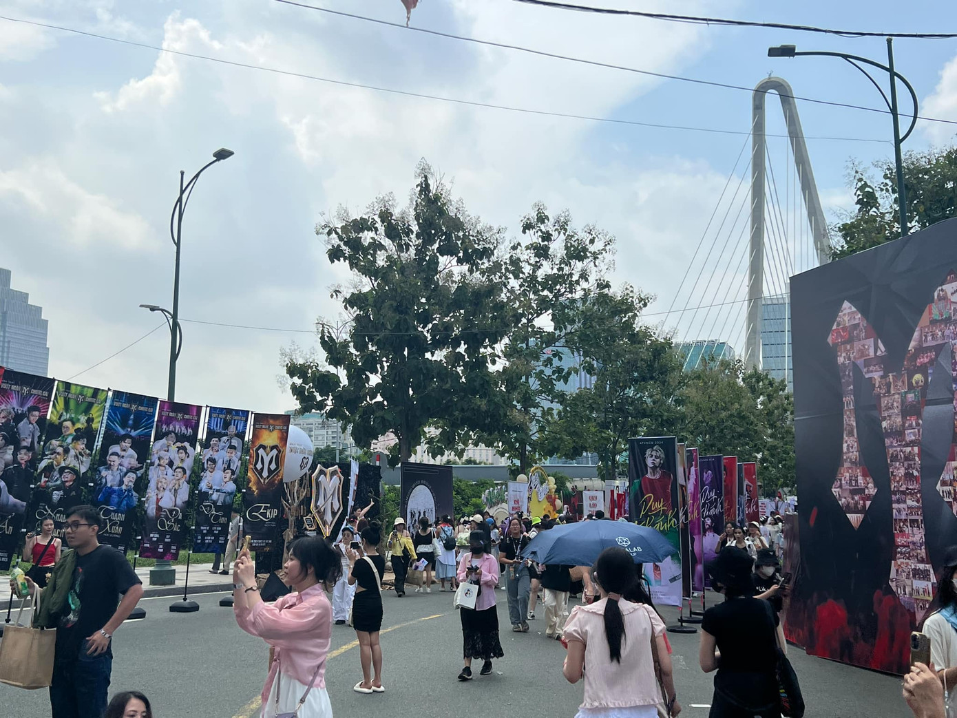 Khung cảnh nhộn nhịp trước giờ G. Ảnh: Khánh Ngọc