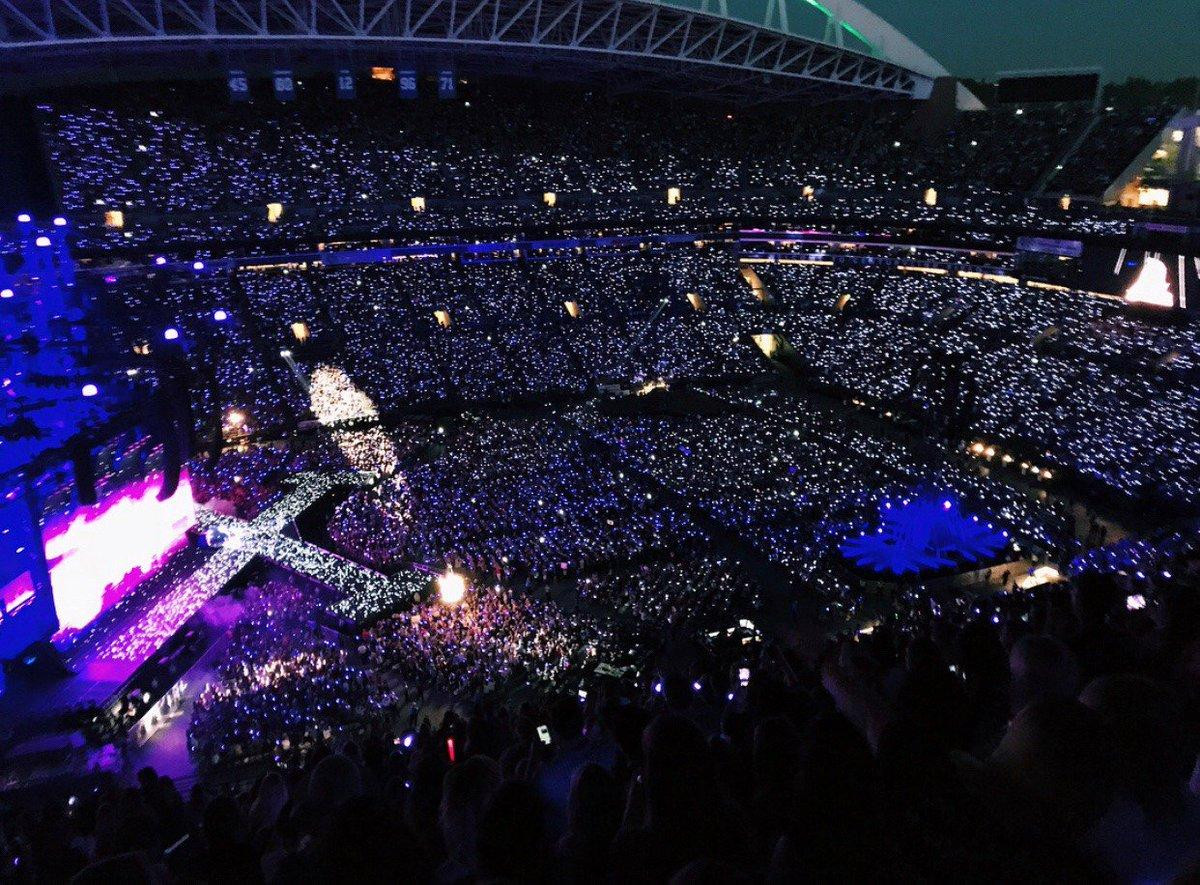 "Reputation Stadium Tour" của "Nữ hoàng rắn" Taylor Swift. "Reputation Stadium Tour" của "Nữ hoàng rắn" Taylor Swift.