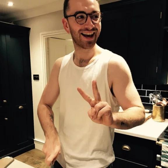 Sam Smith giờ đã tự tin hơn trước rất nhiều. Sam Smith giờ đã tự tin hơn trước rất nhiều.