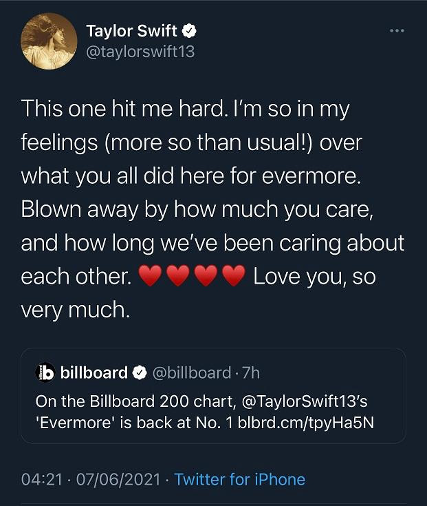 Taylor thả thính album thu âm lại tiếp theo với 4 biểu tượng trái tim màu đỏ. Taylor thả thính album thu âm lại tiếp theo với 4 biểu tượng trái tim màu đỏ.