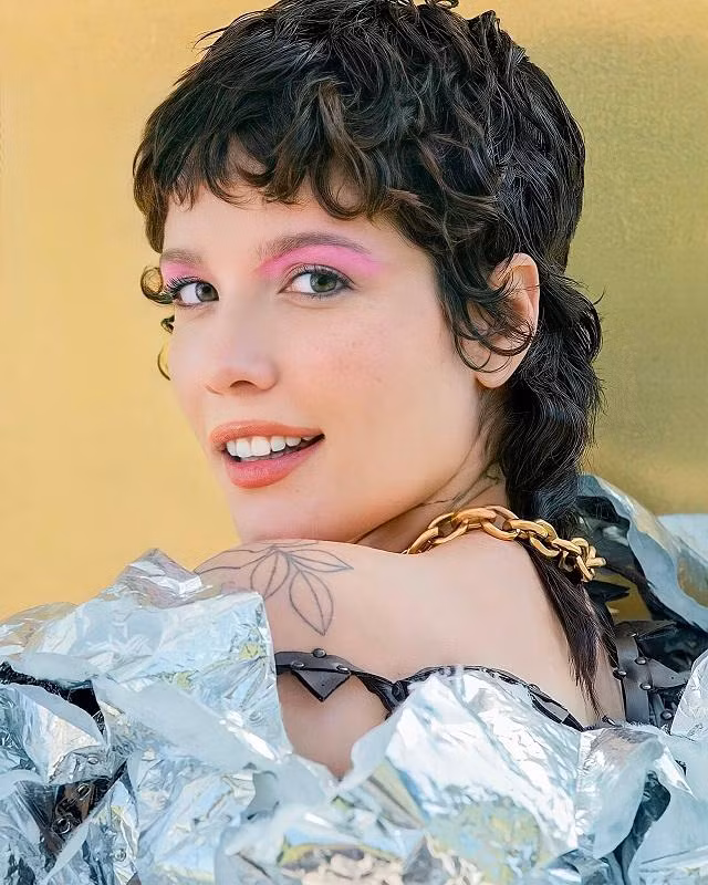 Các cung bậc cảm xúc của Halsey được thể hiện qua nhiều thể loại âm nhạc khác nhau trong album lần này.