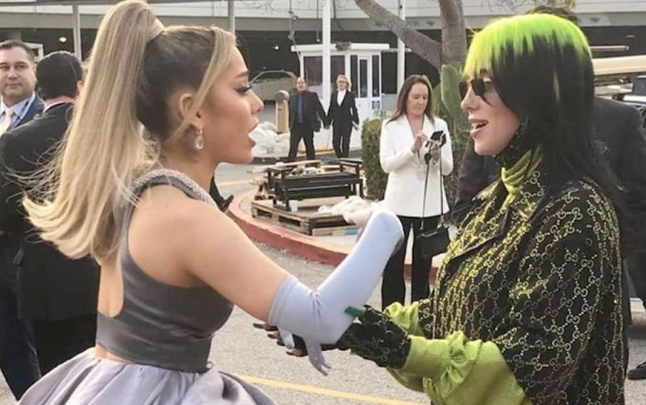 Ariana Grande và Billie Eilish gặp nhau tại Lễ trao giải Grammys 2020. Ariana Grande và Billie Eilish gặp nhau tại Lễ trao giải Grammys 2020.