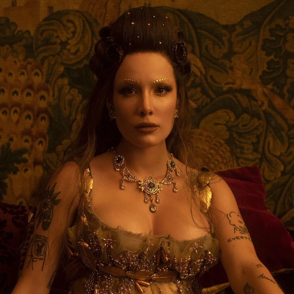 Âm nhạc của "IICHLIWP" đậm chất điện ảnh và tính chính kịch. Âm nhạc của "IICHLIWP" đậm chất điện ảnh và tính chính kịch.