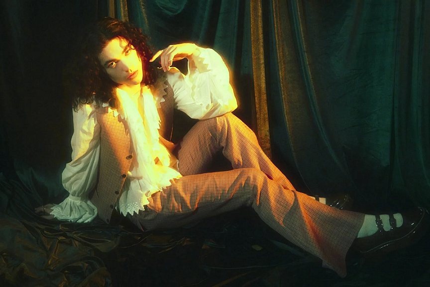 Conan Gray bộc bạch nhiều góc khuất hơn về tình yêu và cuộc đời trong album mới.