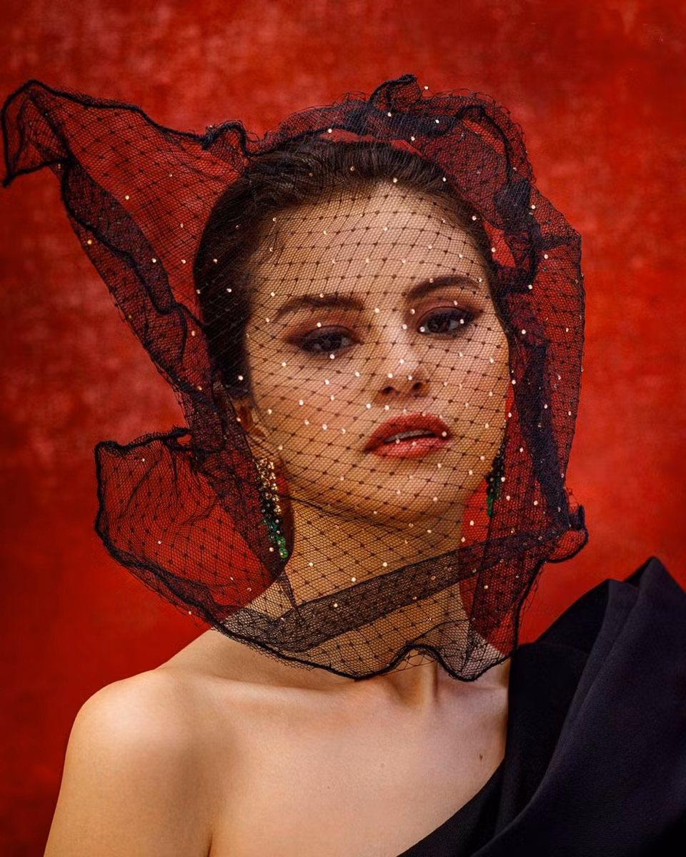 Sức khỏe của Selena Gomez đã từng bị một nhà làm phim mang ra "trêu đùa" trong quá khứ. Sức khỏe của Selena Gomez đã từng bị một nhà làm phim mang ra "trêu đùa" trong quá khứ.