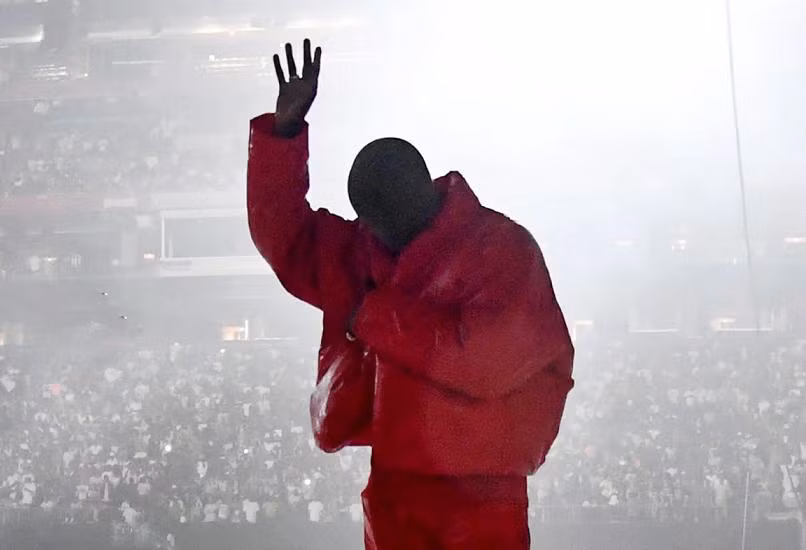 Kanye West tại sân vận động Mercedes Benz, Atlanta.