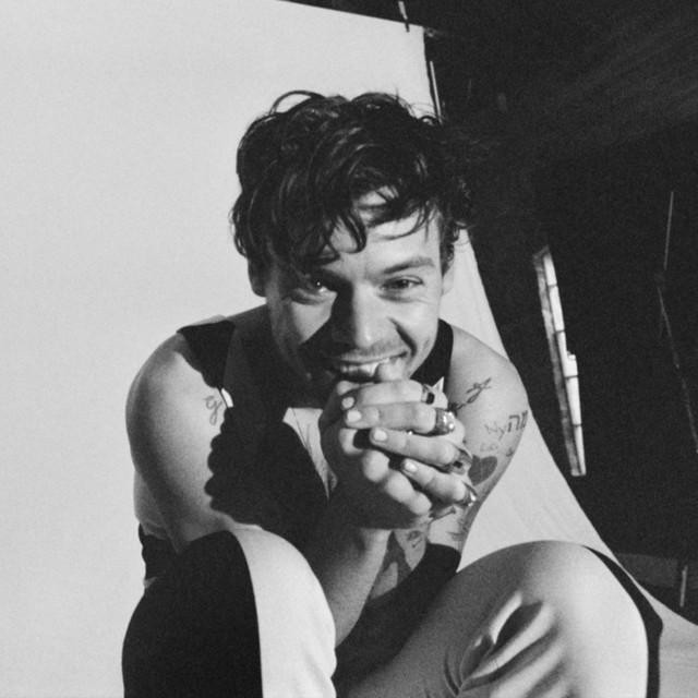 Từ khi debut đến album phòng thu thứ 3, Harry luôn biết cách khai thác cảm xúc của mình và khéo léo truyền tải chúng thông qua âm nhạc. Từ khi debut đến album phòng thu thứ 3, Harry luôn biết cách khai thác cảm xúc của mình và khéo léo truyền tải chúng thông qua âm nhạc.