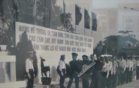 Lễ truy điệu các chiến sĩ đã anh dũng hi sinh bảo vệ quần đảo Trường Sa 1988. Lễ truy điệu các chiến sĩ đã anh dũng hi sinh bảo vệ quần đảo Trường Sa 1988