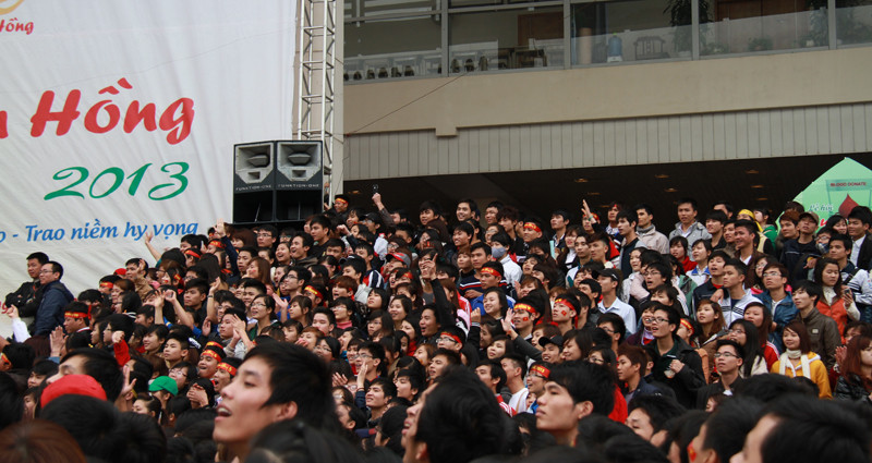 Rất đông các bạn trẻ bị thu hút bởi các trò chơi hài hước của Xuân Bắc. Ngoài ra, chương trình còn mời nhiều nghệ sĩ nổi tiếng khác đến biểu diễn