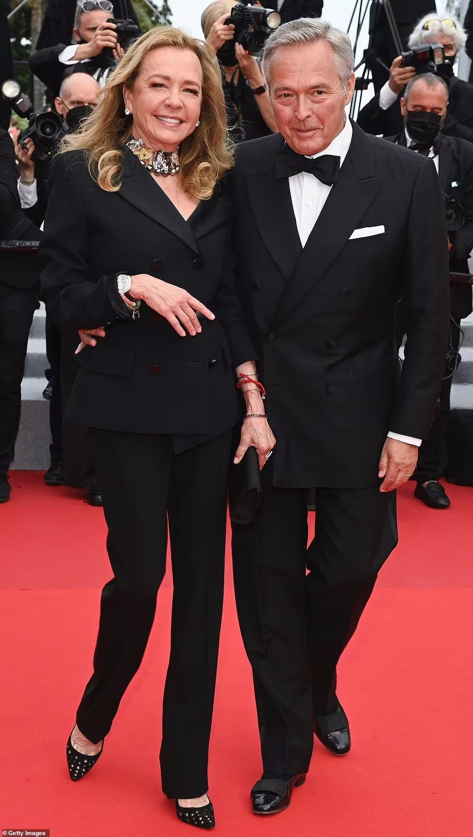 Cặp đôi anh em quyền lực của thương hiệu trang sức cao cấp Chopard Karl-Friedrich và Caroline Scheufele mặc đồ đôi.