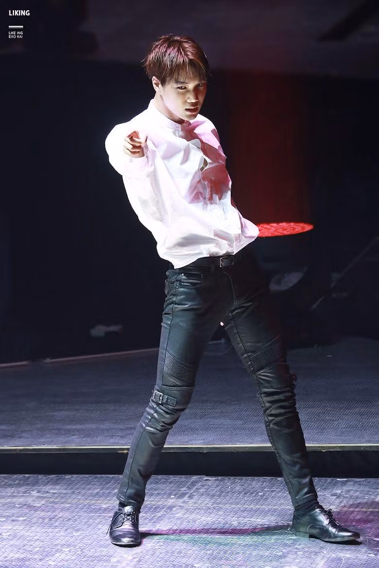 11. Kai (EXO) cao 1m82.