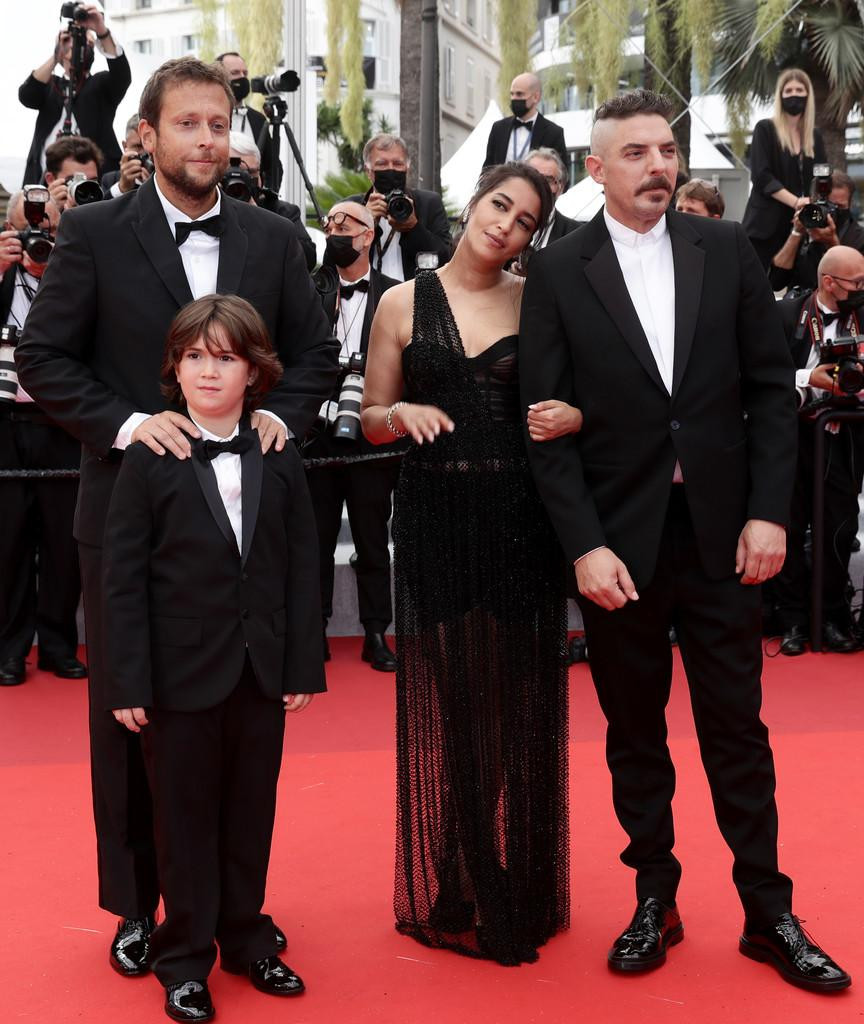 Đội ngũ phim “The Restless” gồm đạo diễn Joachim Lafosse, sao nhí Gabriel Merz Chammah, nữ diễn viên Pháp Algeria gốc Leila Bekhti và nam diễn viên Pháp Damien Bonnard (từ trái qua phải). Đội ngũ phim “The Restless” gồm đạo diễn Joachim Lafosse, sao nhí Gabriel Merz Chammah, nữ diễn viên Pháp Algeria gốc Leila Bekhti và nam diễn viên Pháp Damien Bonnard (từ trái qua phải).