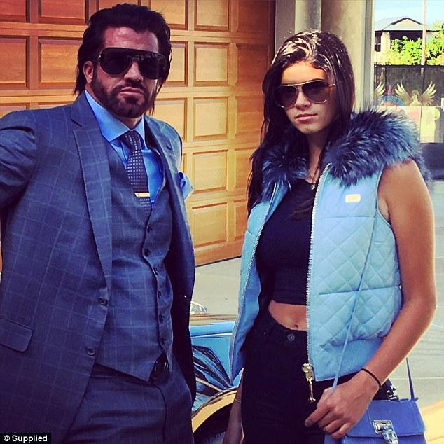 Ngoài danh xưng người mẫu, Lucciana được biết đến nhiều hơn là con gái của triệu phú người Úc Candyman và Hoa hậu Thế giới 1991 Ninibeth Leal. Candyman tên thật là Travers Beynon, sở hữu khối tài sản 200 triệu USD. Travers Beynon là tay chơi với những bữa tiệc tai tiếng tại &quot;biệt thự Candyshop&quot; ở thành phố Gold Coast, Úc.