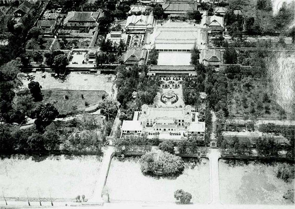 Trường Đại học đầu tiên của Việt Nam được thành lập năm nào?