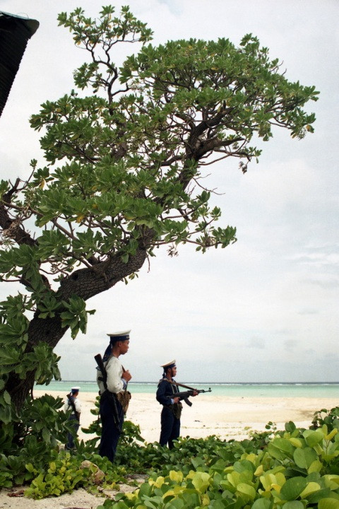 Chiến sĩ đảo Nam Yết (Quần đảo Trường Sa) canh gác bảo vệ vùng biển Tổ quốc. Ảnh : Ngô Mỹ - TTXVN/VNA. Chiến sĩ đảo Nam Yết (Quần đảo Trường Sa) canh gác bảo vệ vùng biển Tổ quốc. Ảnh : Ngô Mỹ - TTXVN/VNA