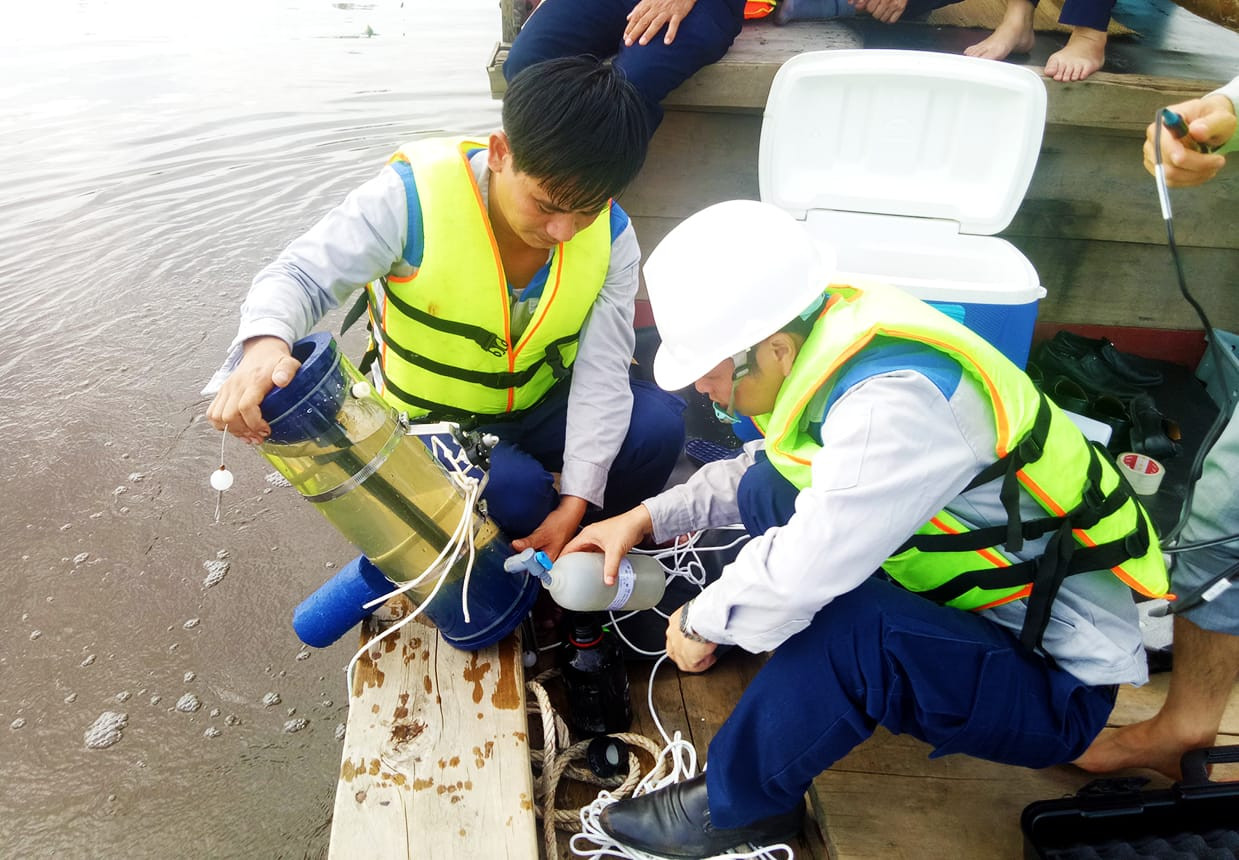 Nhiều hộ dân Hà Tĩnh trắng tay khi 100 tấn cá nuôi bất ngờ chết trong đêm ảnh 3