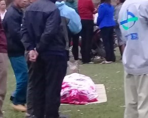 Nữ sinh lớp 12 nhảy xuống đập tự tử nghi do mâu thuẫn gia đình ảnh 2