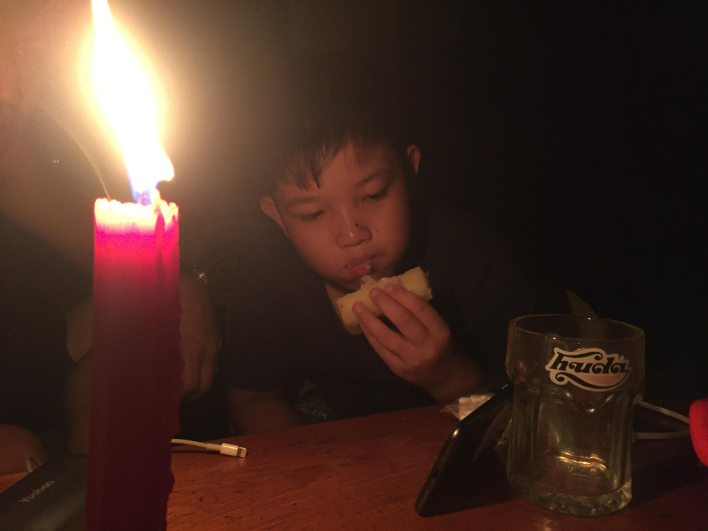 Cơ cực cuộc sống ở vùng lũ: Ba đêm thức trắng trên gác nhà chờ nước rút ảnh 10