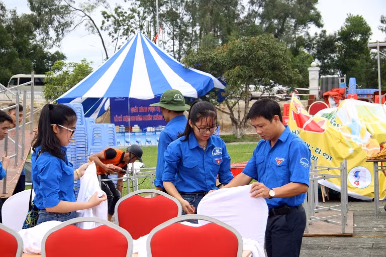 Hơn 200 nghìn lượt người về với Đồng Lộc ảnh 8