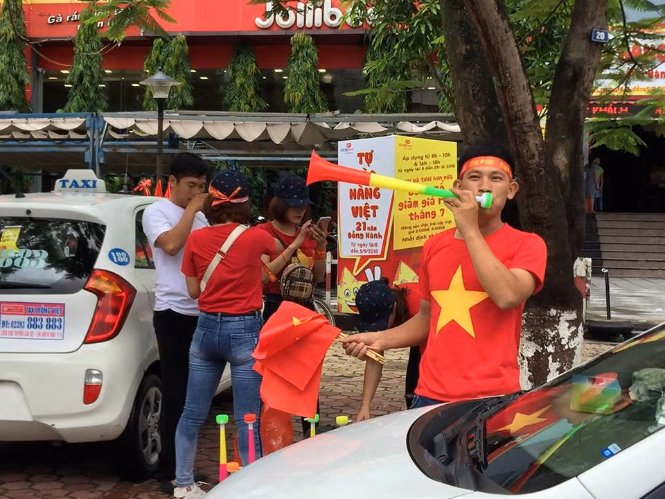 Quê nhà trung vệ Tiến Dũng rực cờ đỏ trước bán kết Việt Nam - Hàn Quốc ảnh 5