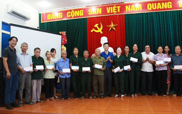 Trao 50 triệu đồng tri ân lực lượng Cựu TNXP Hà Tĩnh ảnh 2