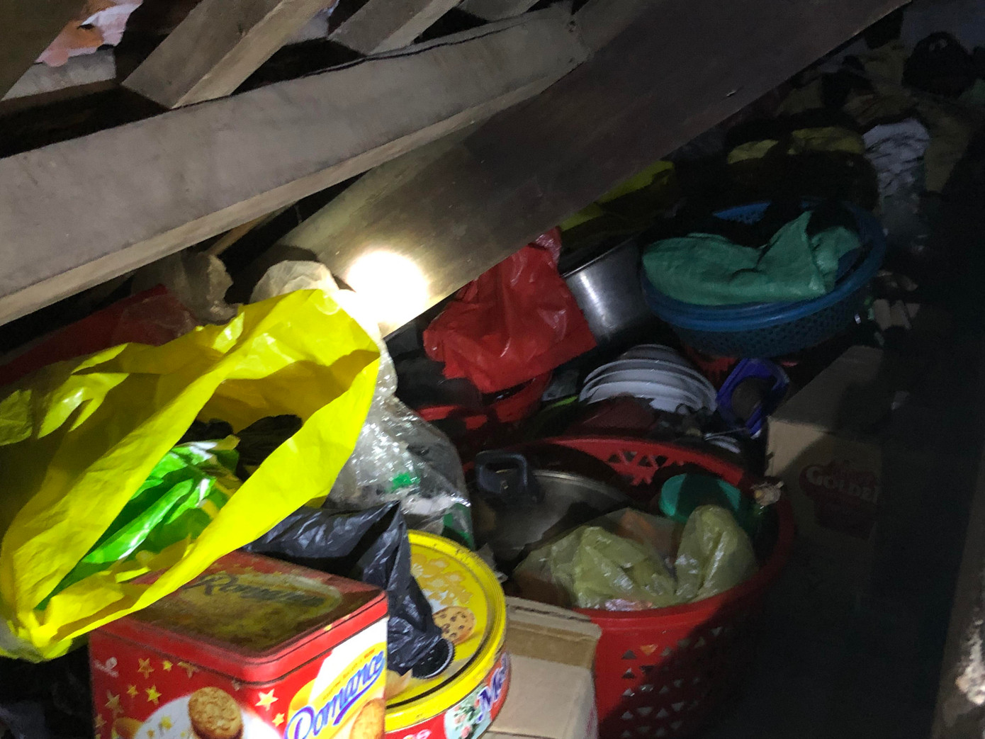 Cơ cực cuộc sống ở vùng lũ: Ba đêm thức trắng trên gác nhà chờ nước rút ảnh 5