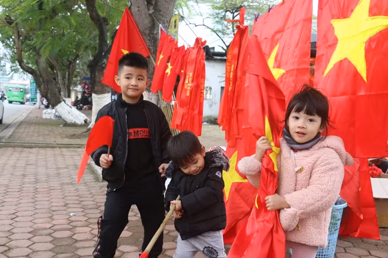 Cổ động viên vỡ òa sau bàn mở tỷ số của Anh Đức ảnh 16