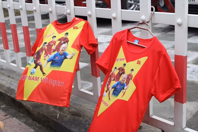 Hà Tĩnh ngập tràn sắc đỏ trước trận chung kết AFF Cup ảnh 5