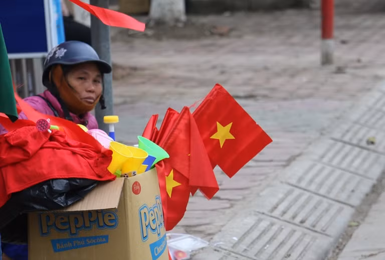 Hà Tĩnh ngập tràn sắc đỏ trước trận chung kết AFF Cup ảnh 9