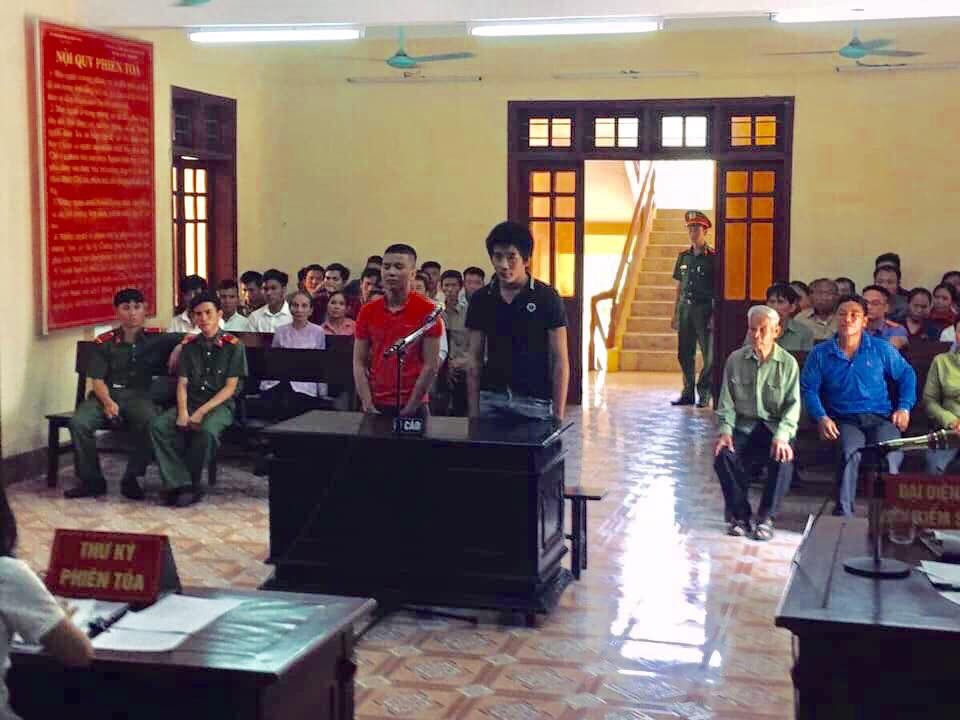 Rủ bạn lấy chăn trùm đầu ông nội để cướp tiền ảnh 1