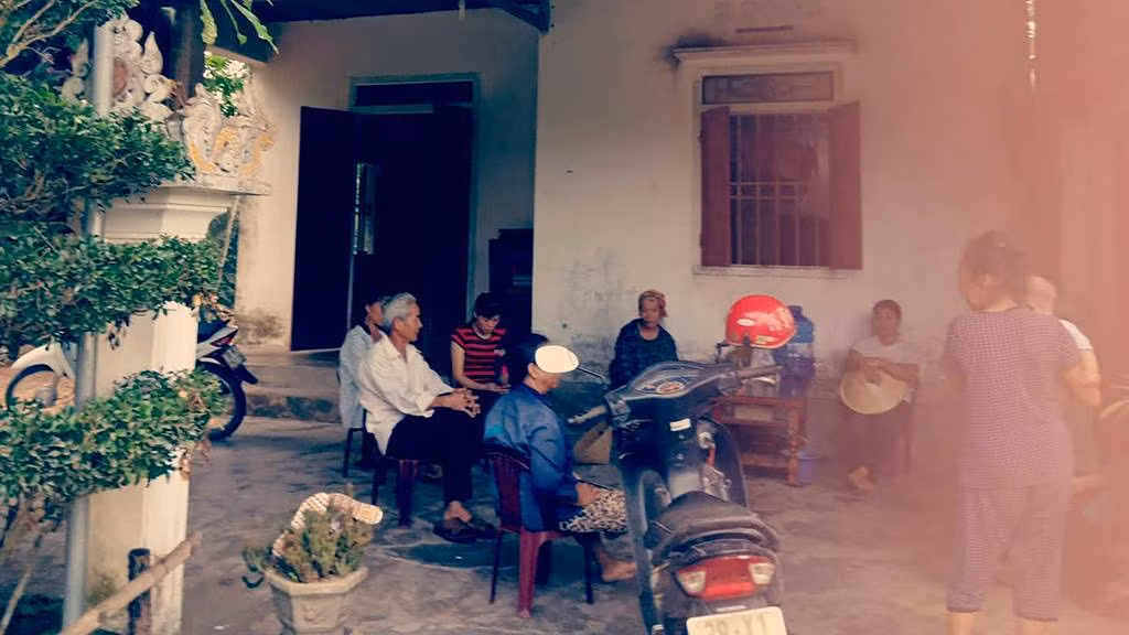 Học sinh lớp 6 bị mẹ đến tận trường 'bắt cóc' ảnh 1