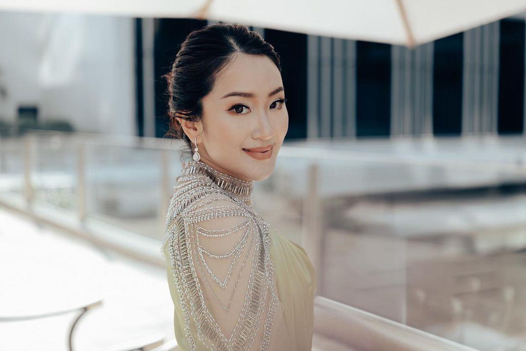 Nhận xét về cha mình, Paetongtarn khẳng định Thái Lan đã được cải thiện dưới sự cầm quyền của ông Thaksin. Nữ chính trị gia nói rằng giống như cha mình, cô đã vượt qua nghịch cảnh. Ảnh: Instagram Nhận xét về cha mình, Paetongtarn khẳng định Thái Lan đã được cải thiện dưới sự cầm quyền của ông Thaksin. Nữ chính trị gia nói rằng giống như cha mình, cô đã vượt qua nghịch cảnh. Ảnh: Instagram