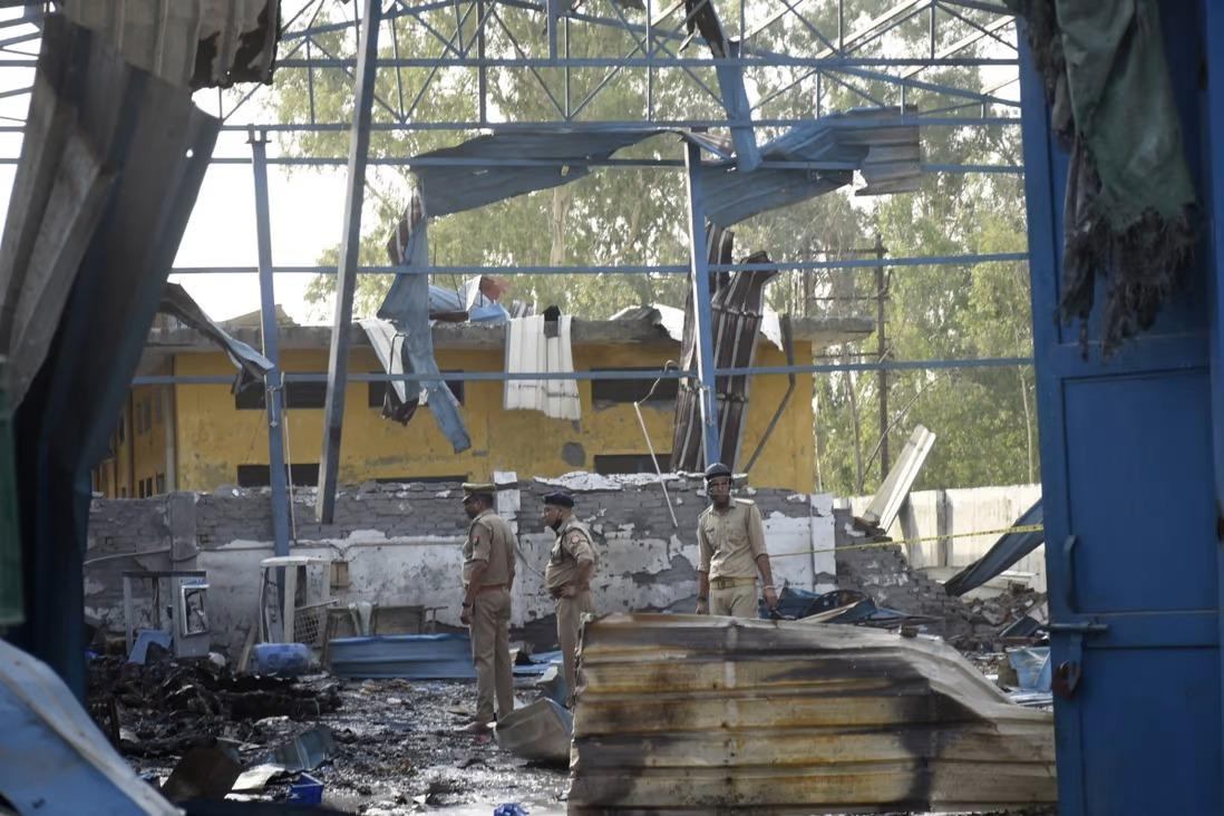 Hiện trường vụ nổ ở Ấn Độ. Ảnh: AP