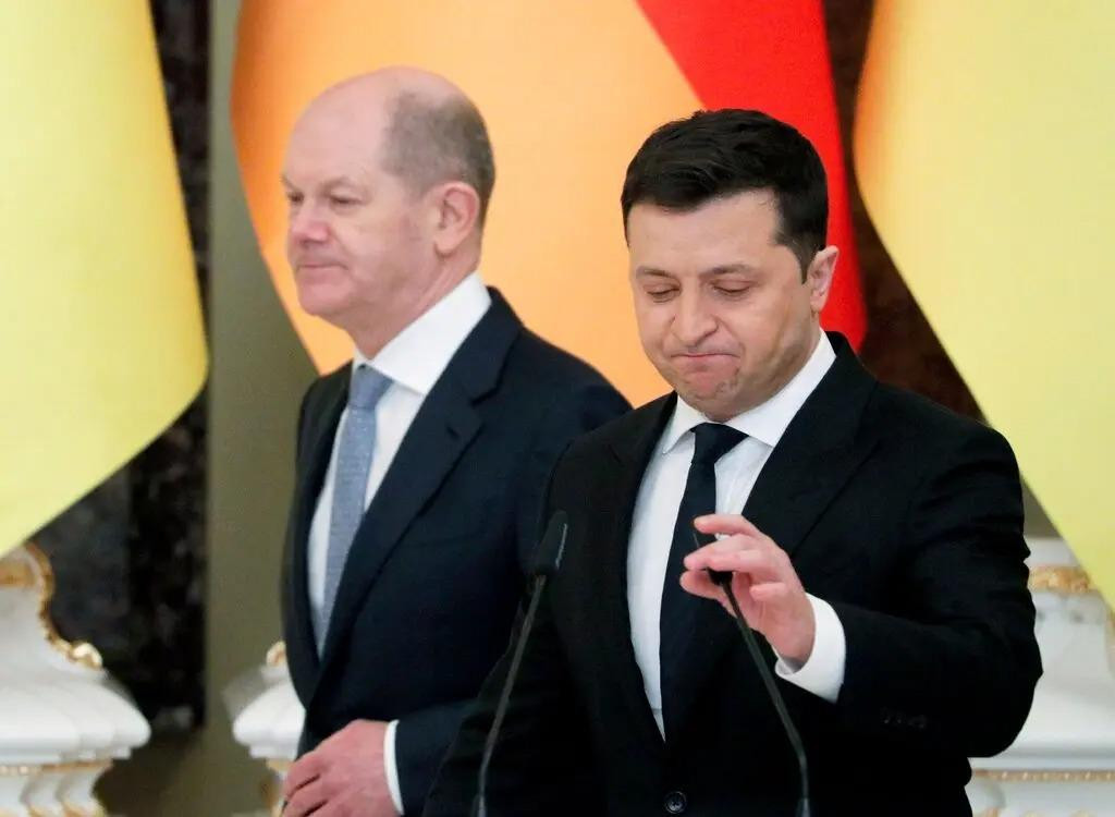 Tổng thống Ukraine Volodymyr Zelensky và Thủ tướng Đức Olaf Scholz. Ảnh: EPA