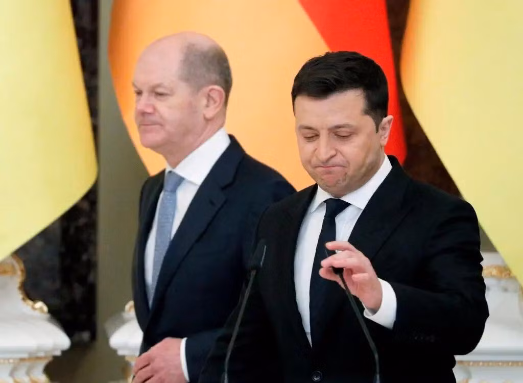 Tổng thống Ukraine Volodymyr Zelensky và Thủ tướng Đức Olaf Scholz. Ảnh: EPA