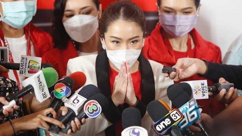 Paetongtarn nói: “Đảng Pheu Thai không chỉ cần thắng cử mà còn phải trở thành đảng nòng cốt trong chính phủ mới để chính sách của đảng được thực thi". Ảnh: Instagram Paetongtarn nói: “Đảng Pheu Thai không chỉ cần thắng cử mà còn phải trở thành đảng nòng cốt trong chính phủ mới để chính sách của đảng được thực thi". Ảnh: Instagram