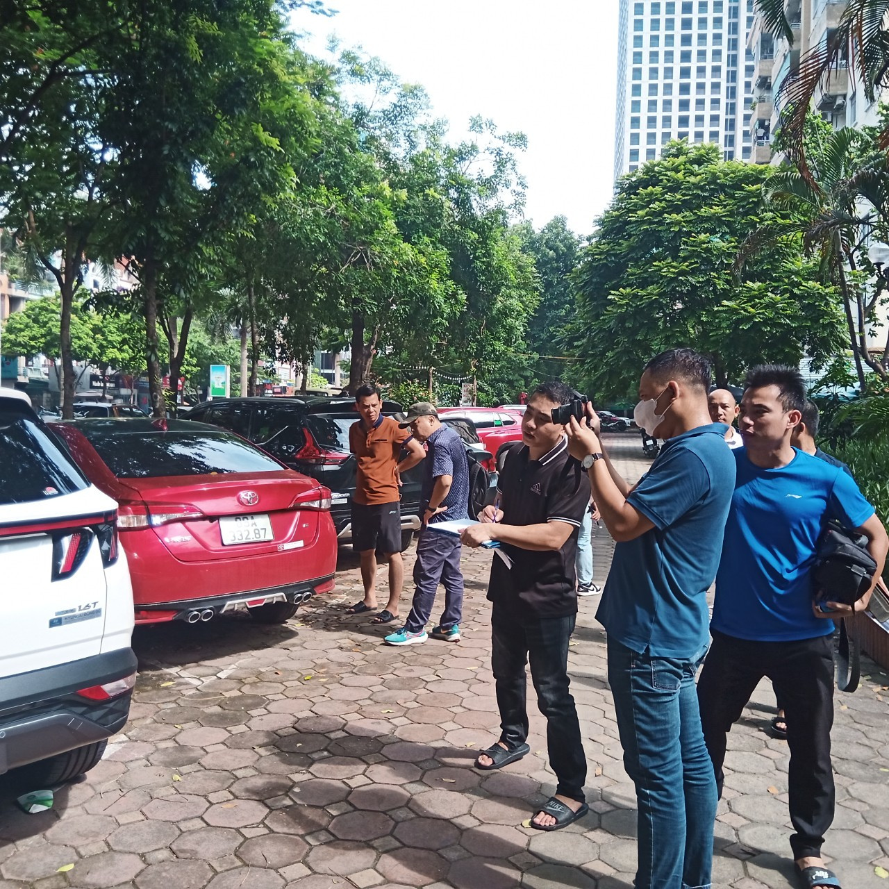 Lực lượng chức năng đang tiến hành xác minh, điều tra làm rõ. Lực lượng chức năng đang tiến hành xác minh, điều tra làm rõ.