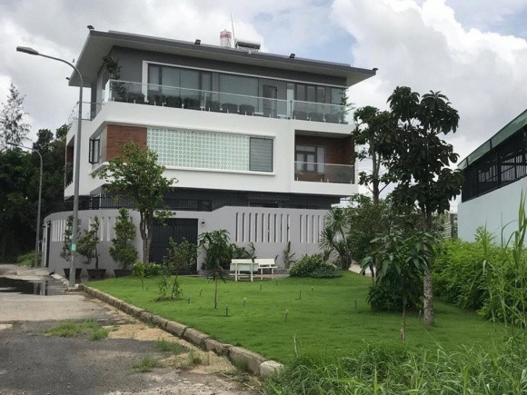 Ngắm căn biệt thự mới tậu của vợ chồng Ốc Thanh Vân ảnh 1