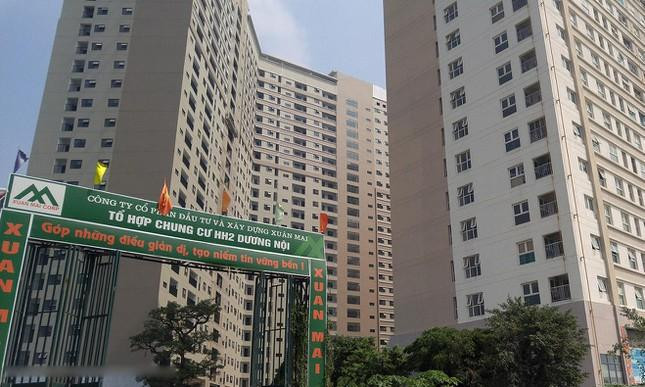 Bộ Xây dựng cho biết, có 7 nguyên nhân chính dẫn đến tình trạng tranh chấp, đơn thư khiếu nại gay gắt, kéo dài. Trong ảnh: dự án toà nhà F,G,H,K,L thuộc tổ hợp chung cư cao tầng khu hỗn hợp nhà ở HH02 (KĐT Dương Nội, quận Hà Đông) do Cty CP đầu tư và xây dựng Xuân Mai là chủ đầu tư bị Thanh tra Bộ phát hiện loạt sai phạm như: chậm mở tài khoản kinh phí bảo trì, chưa thành lập Ban quản trị theo quy định, ngăn chia tầng kỹ thuật thành phòng làm việc… Bộ Xây dựng cho biết, có 7 nguyên nhân chính dẫn đến tình trạng tranh chấp, đơn thư khiếu nại gay gắt, kéo dài. Trong ảnh: dự án toà nhà F,G,H,K,L thuộc tổ hợp chung cư cao tầng khu hỗn hợp nhà ở HH02 (KĐT Dương Nội, quận Hà Đông) do Cty CP đầu tư và xây dựng Xuân Mai là chủ đầu tư bị Thanh tra Bộ phát hiện loạt sai phạm như: chậm mở tài khoản kinh phí bảo trì, chưa thành lập Ban quản trị theo quy định, ngăn chia tầng kỹ thuật thành phòng làm việc…