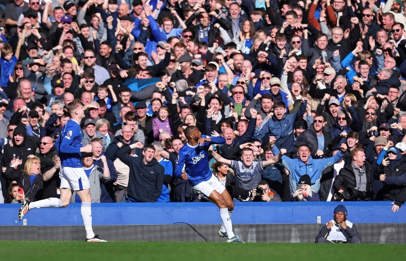 MU thoát thua hú vía trên sân Everton ảnh 9