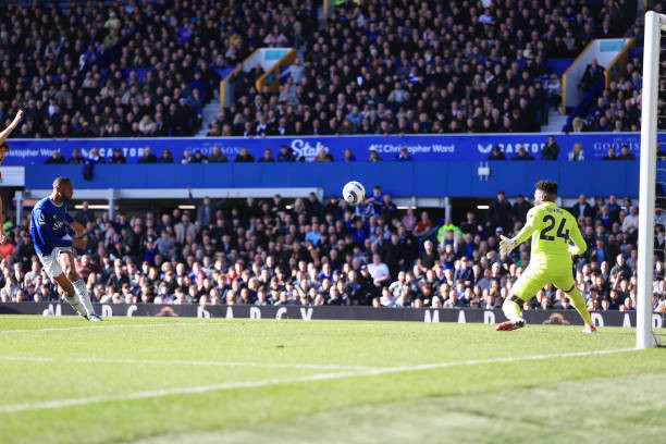 MU thoát thua hú vía trên sân Everton ảnh 6