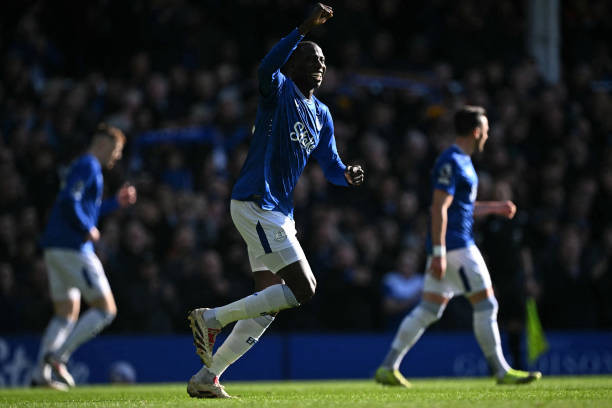 MU thoát thua hú vía trên sân Everton ảnh 8