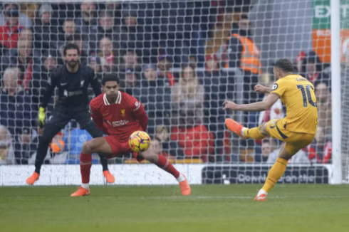 Liverpool thắng nhẹ Wolves trong ngày Salah ghi bàn thứ 101 tại Anfield ảnh 15 Liverpool thắng nhẹ Wolves trong ngày Salah ghi bàn thứ 101 tại Anfield ảnh 15