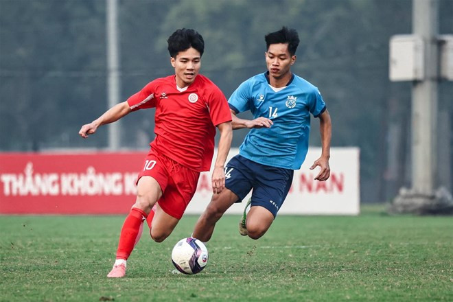 Đội U19 Luxury Hạ Long (áo xanh) bị phạt cảnh cáo Đội U19 Luxury Hạ Long (áo xanh) bị phạt cảnh cáo