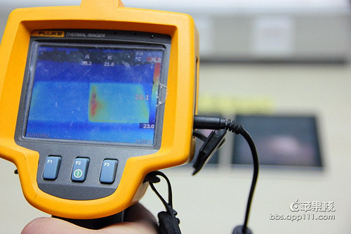 New iPad có dấu hiệu tích nhiệt lớn hơn ở phía dưới, bên trái