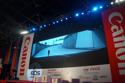 Bức ảnh đạt giải Nhất chủ đề Trống vắng, ảnh đen trắng