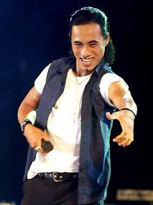 Hình ảnh 'sạch đẹp' của rorker Phạm Anh Khoa trước khi vướng scandal gạ tình ảnh 1